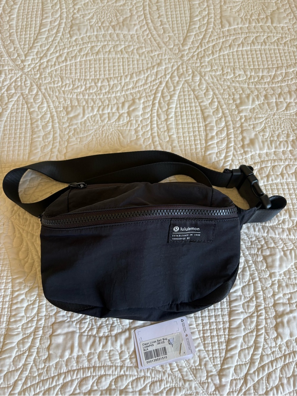 lululemon athletica clean lines belt bag